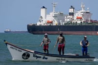 EU flexibiliza sanciones a PDVSA para aumentar suministro de petróleo