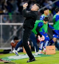 Comisión Disciplinaria sanciona económicamente a técnico de Pumas por gestos obscenos