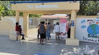 Madre denuncia favoritismo y da de baja a su hijo de primaria Niños Héroes