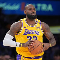 LeBron James iguala el récord de 1,611 juegos en la NBA