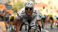 Tadej Pogacar gana la Milano Sanremo 2026 con Isaac del Toro como pieza clave