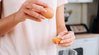 El error que cometes con los huevos y puede causar Salmonella