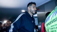 Raúl Jiménez arribó a la CDMX para concentrar con la Selección