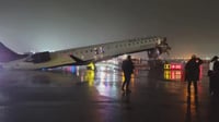 Controlador aéreo admite error tras colisión en aeropuerto LaGuardia