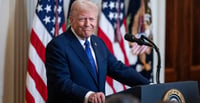 Trump ajusta discurso migratorio tras críticas y protestas