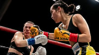 Boxeadora de 19 años en coma inducido tras nocaut en California