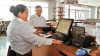 Servicios en México muestran leve recuperación tras caída en diciembre