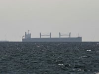 Buques griegos cruzan Ormuz pese a la guerra en Medio Oriente