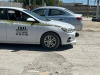 Baches dañan autos y transporte colectivo, denuncian vecinos en Sabinas