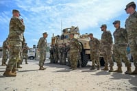 EE.UU. mantiene operaciones militares contra Irán sin pausa