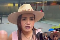 Video: Grecia Quiroz visita Senado; Morena la recibe coreando '¡Morón!'