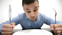 Hambre constante: la señal silenciosa que puede revelar un desequilibrio en tu salud