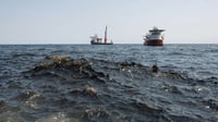 Marina identifica posibles fuentes del derrame en el Golfo de México