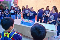 Con pastel niños y niñas despiden Feria del Libro en San Buenaventura