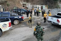 Localizan con vida a cuatro mineros atrapados en mina de Sinaloa