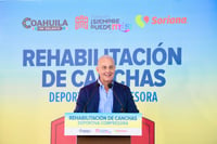 Román Alberto Cepeda entrega rehabilitación de 4 canchas de básquetbol en la Deportiva Compresora