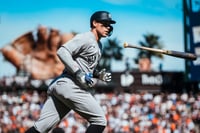Yankees vencen 3-0 a Giants con jonrón de Judge tras su primer desafío en la MLB
