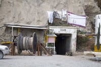 Continúan labores para rescatar a 4 mineros atrapados en Sinaloa