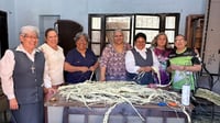 Tejen fe y tradición para el Domingo de Ramos