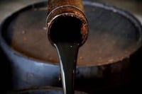 EU permite arribo de buque ruso con 700 mil barriles a Cuba