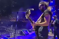Jay de la Cueva se despide de Molotov tras gira