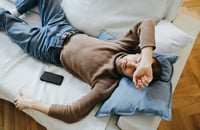 Dormir 11 minutos más y moverte un poco más podría reducir el riesgo cardíaco