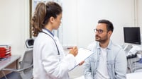 Un embarazo saludable depende también del padre: factores clave de la salud masculina