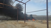 Incendio en lote baldío moviliza a bomberos en Castaños