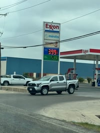 Gasolina se dispara en Eagle Pass y golpea a automovilistas de la frontera