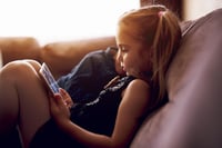 La pandemia impulsó el aumento del tiempo de pantalla entre niños y adolescentes