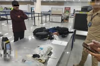 Detienen a pasajero con más de tres kilos de cocaína en AICM