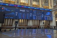 Bolsas europeas cierran a la baja por tensión en estrecho de Ormuz