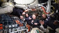 Astronautas de Artemis II preparan regreso tras vuelo lunar