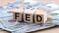 Fed analiza subir tasas ante riesgo de inflación por guerra con Irán