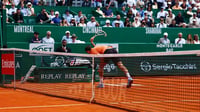 Medvedev destruye su raqueta en Montecarlo y cae 6-0, 6-0 ante Berrettini