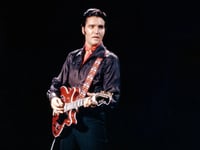 Subastarán la guitarra rojo cerezo del 'Rey del Rock' Elvis Presley