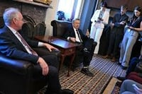 Congreso de EU frena límite a poderes de guerra de Trump