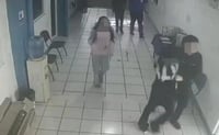 Alumnos detienen a agresor de maestras en Michoacán