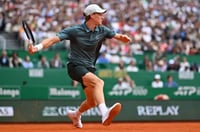 Jannik Sinner vence a Machac en tres sets y avanza a cuartos de Montecarlo