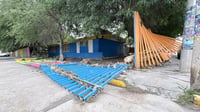 Lluvias arrasan portones de escuelas y dejan daños severos