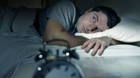 ¿Qué ocurre con tu presión arterial si no duermes 8 horas?
