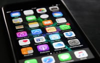 Gobierno de México alerta sobre apps montadeudas y fraudes digitales