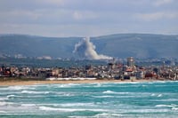 Israel ataca más de 200 objetivos de Hezbollah en Líbano
