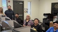 Autoridades del Precinto 3 impulsan talleres digitales en Seco Mines