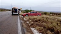 Volcadura en la carretera 57 libre, deja dos lesionados