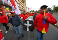 Ecuador sube gasolinas; gobierno atribuye alza a conflicto con Irán
