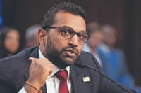 Acusan a director del FBI Kash Patel de conducta errática y alcoholismo