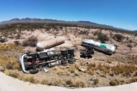 Volcadura de pipa con amoniaco deja 27 intoxicados en carretera de Sonora