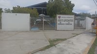 Falta de luz en escuela desata quejas de padres