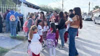 Clases en línea para alumnos de primaria Adolfo López Mateos mientras reparan transformador dañado